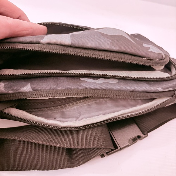 SINNO Large Fanny Pack in Camouflage Print - UNISEX - Picture 6 of 12